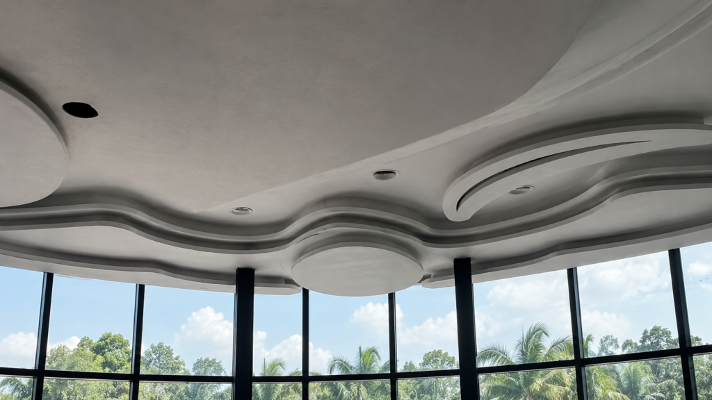 Ceiling contractor workmanship: close-up of a smooth, durable plaster ceiling finish